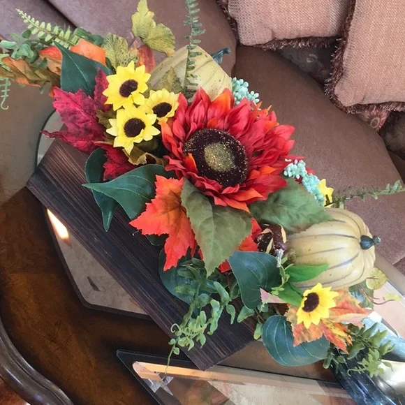 HAND CRAFTED UNIQUE Fall Table Decoration - Picture 2 of 11